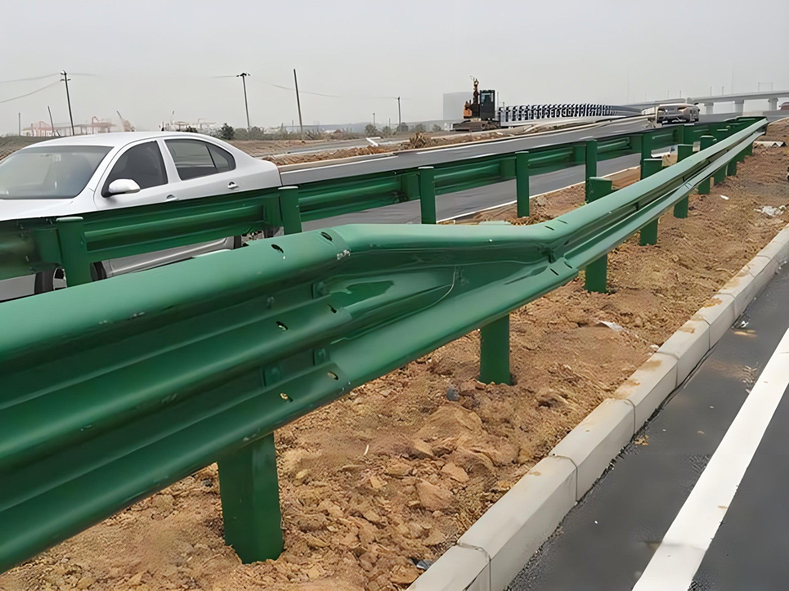 甘孜高速波形护栏板日常维护方案确保道路安全新举措
